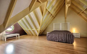 mezzanine village creole