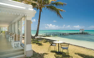 Restez dans un superbe hôtel Hôtel Tropical Attitude. L'hôtel est idéalement situé à proximité de la plage.