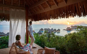 L'hôtel est idéalement situé à proximité de la plage. Restez dans un superbe hôtel Conrad Bora Bora Nui.