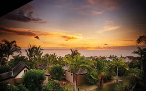 Partez en Réunion. L'hôtel est idéalement situé à proximité de la plage.