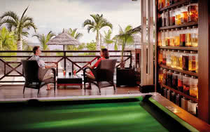 L'hôtel dispose d'un restaurant proposant des specialités culinaires locales. Partez en Réunion.