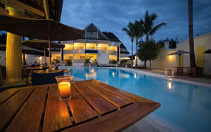 Restez dans un superbe hôtel Le Nautile Beachfront Hôtel. Partez en Réunion.