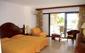 chambre hotel flamboyant le village