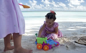 Partez en Maldives. L'hôtel est idéalement situé à proximité de la plage.