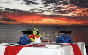 L'hôtel dispose d'un restaurant proposant des specialités culinaires locales. Partez en Ile Maurice.