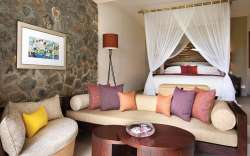 Nous offrons une chambre Chambre Sea View Garden avec un lit confortable, une vue magnifique et tous les équipements de chambre nécessaires pour un séjour agréable. Partez en Mahé.