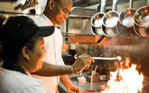 cuisine Hôtel Outrigger Mauritius Beach Resort
