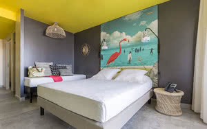 Nous offrons une chambre avec un lit confortable, une vue magnifique et tous les �quipements de chambre n�cessaires pour un s�jour agr�able. Partez en R�union.