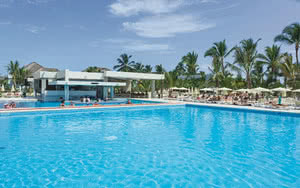 L'hôtel Riu Republica offre une piscine rafraîchissante. Partez en République Dominicaine.