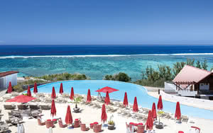 Partez en Réunion. L'hôtel offre une piscine rafraîchissante.