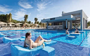 Partez en Mexique : Cancun & Riviera Maya. L'hôtel dispose d'un restaurant proposant des specialités culinaires locales.