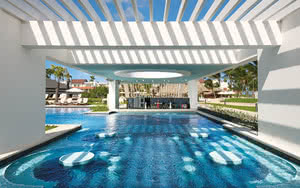 L'hôtel Dreams Onyx Resort & SPA offre une piscine rafraîchissante. Partez en République Dominicaine.