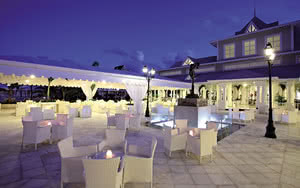 Restez dans un superbe hôtel Bahia Principe Grand Aquamarine. Partez en République Dominicaine.