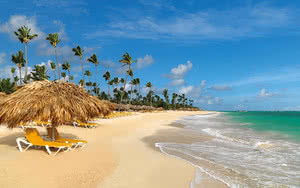 plage caraibe avec transat republique dominicaine