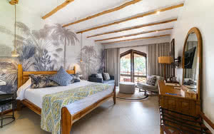 deluxe-room-double-BlueBay Beach Resort & Spa