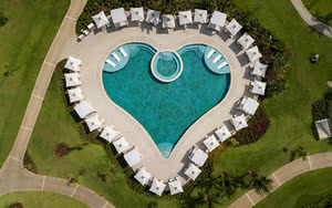 Sandals Saint Vincent piscine