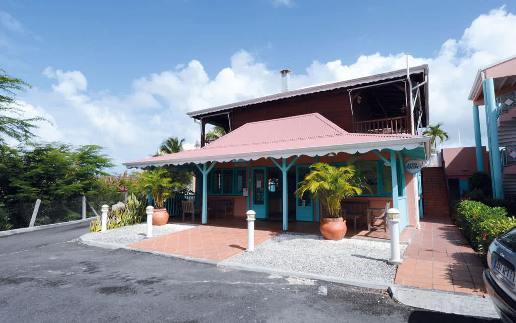 Guadeloupe - Hôtel Marifa - Location de voiture incluse