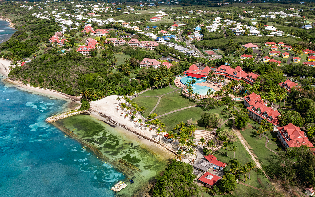 COMBINÉ 2 ILES : MARTINIQUE + GUADELOUPE Village-Club Pierre & Vacances Sainte Luce Martinique Studio Standard + Village-Club Pierre & Vacances Sainte-Anne Guadeloupe Studio standard - 14 nuits 4 *