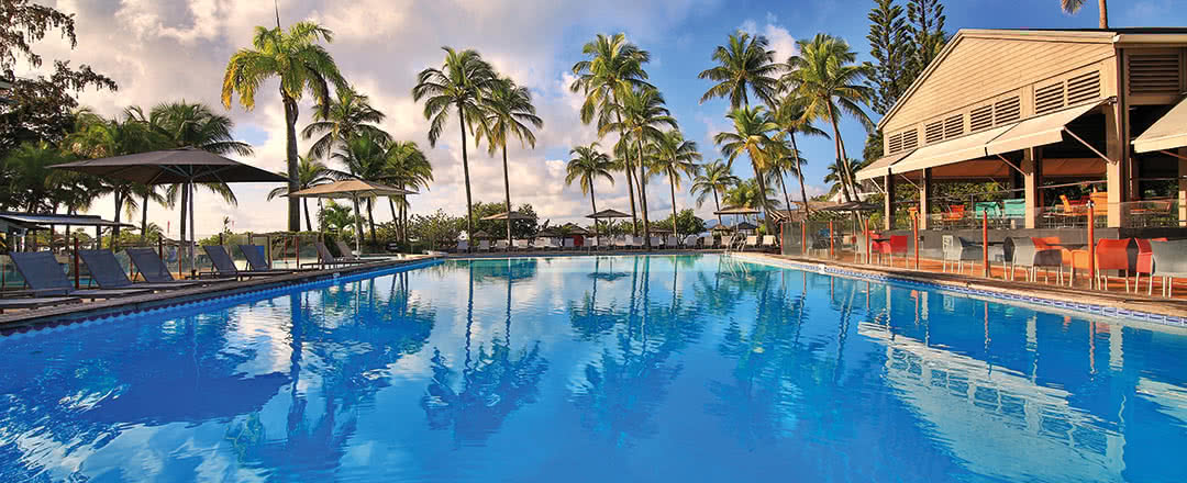 Partez en Guadeloupe. L'hôtel Mahogany Hôtel Résidence & Spa offre une piscine rafraîchissante.
