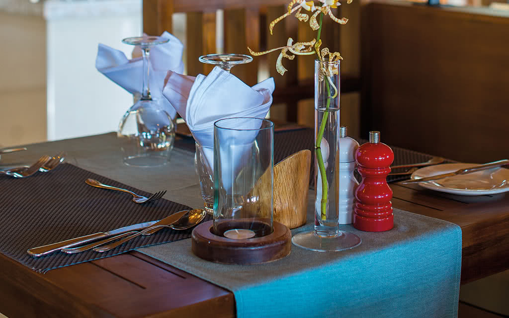 COMBINÉ 2 ILES : MAHÉ + PRASLIN Story Seychelles + Coco de Mer & Black Parrot Suites 12 nuits **** - 14