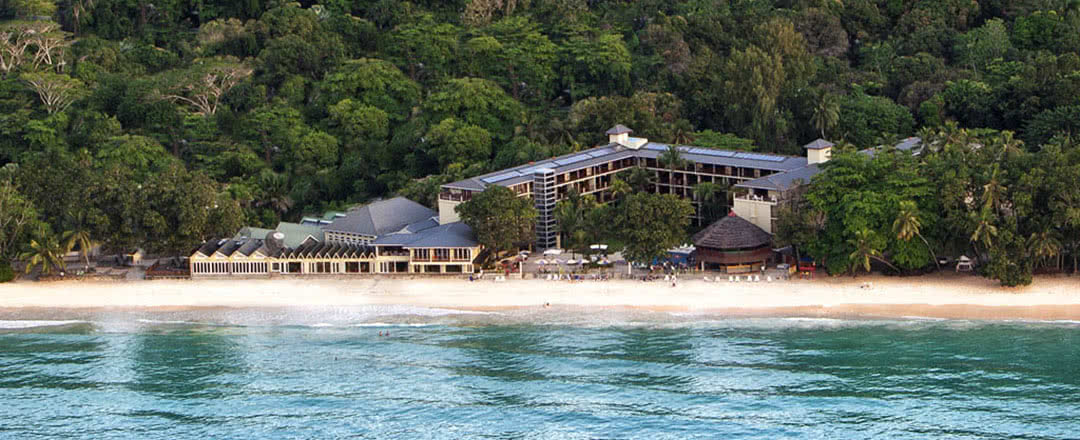 L'hôtel est idéalement situé à proximité de la plage. Partez en Mahé.