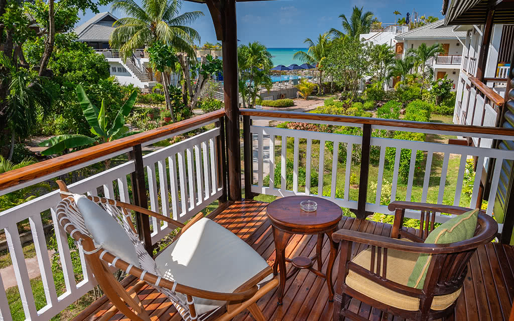 Combiné 2 îles Carana Beach Hôtel & Acajou 4*, Combiné Seychelles, Mahé par Ôvoyages Combiné 2 îles Carana Beach Hôtel & Acajou 4*, Combiné Seychelles, Mahé par Ôvoyages