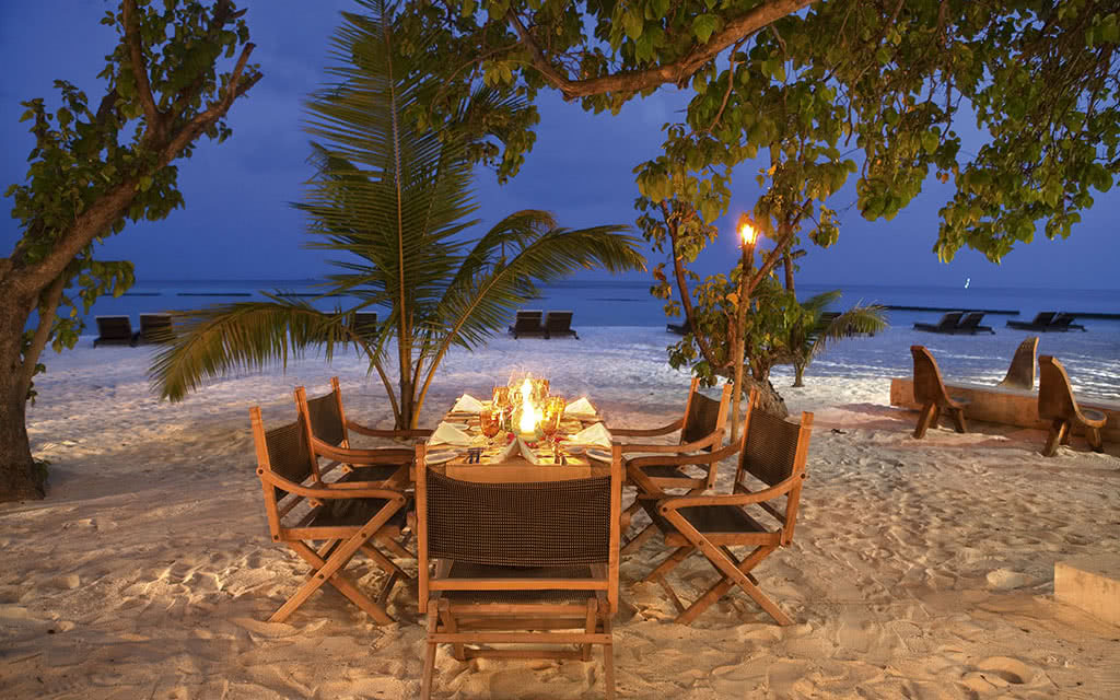 Maldives Partez en Maldives. L'hôtel est idéalement situé à proximité de la plage. Hôtel Constance Moofushi Maldives 