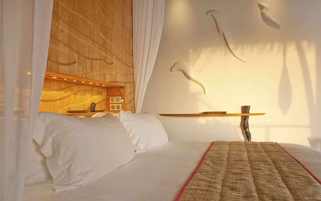 Maldives Partez en Maldives. Nous offrons une chambre Senior Water Villa avec un lit confortable, une vue magnifique et tous les équipements de chambre nécessaires pour un séjour agréable. Hôtel Constance Moofushi Maldives 