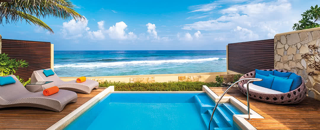 L'hôtel offre une piscine rafraîchissante. Partez en Maldives.