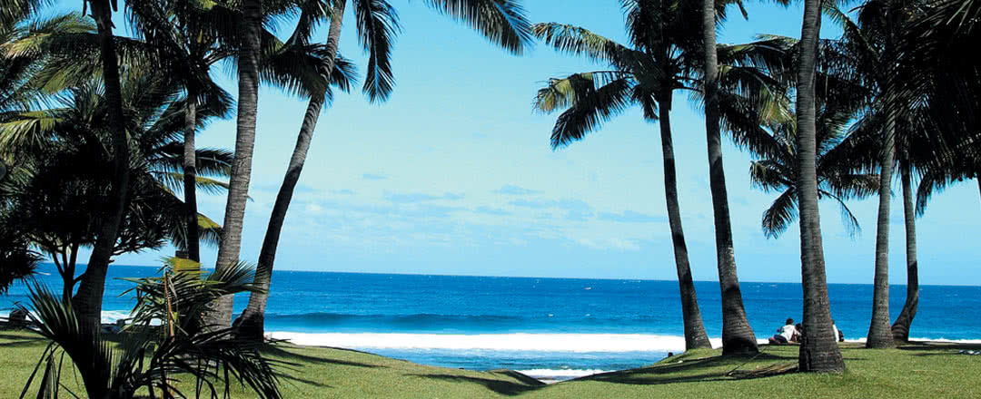 Partez en Réunion. L'hôtel est idéalement situé à proximité de la plage.
