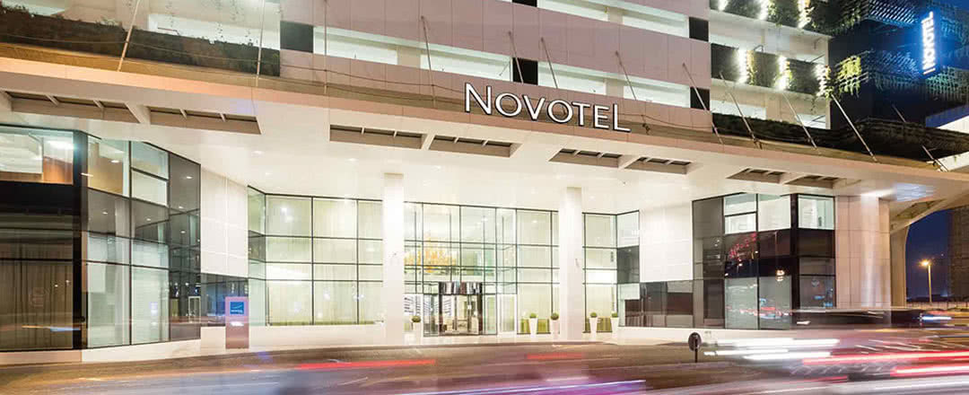 Partez en Dubaï. Restez dans un superbe hôtel Novotel Dubai Al Barsha.