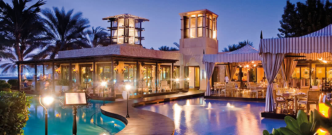 Restez dans un superbe hôtel One&Only Royal Mirage. L'hôtel est idéalement situé à proximité de la plage.