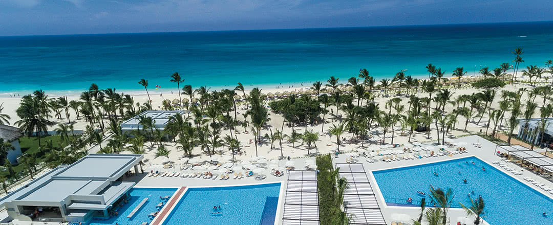 Partez en République Dominicaine. L'hôtel Riu Republica offre une piscine rafraîchissante.