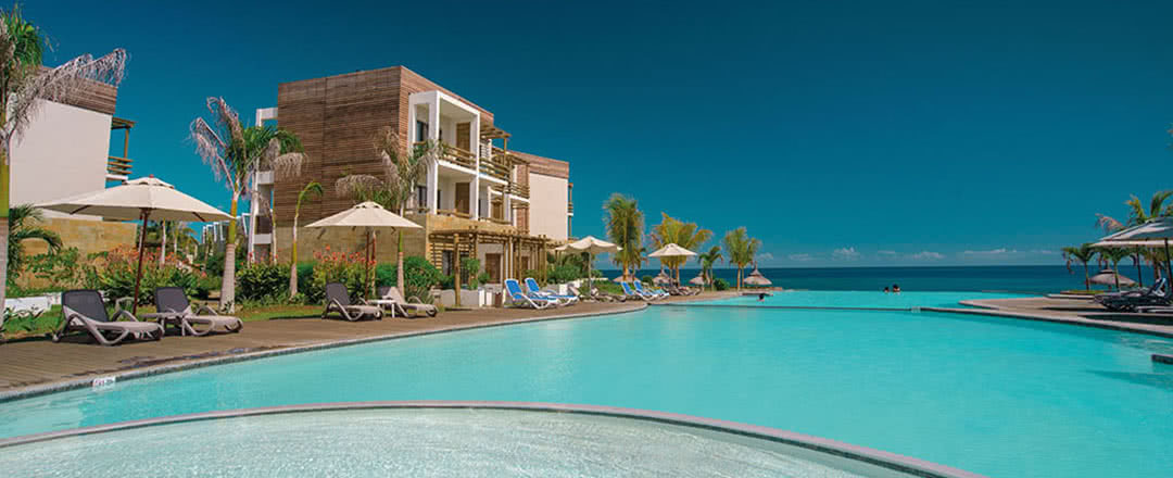 Partez en Ile Maurice. L'hôtel est idéalement situé à proximité de la plage.
