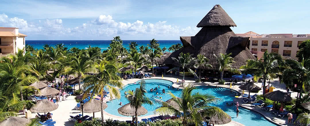 Restez dans un superbe hôtel Sandos Playacar Beach Resort. L'hôtel est idéalement situé à proximité de la plage.
