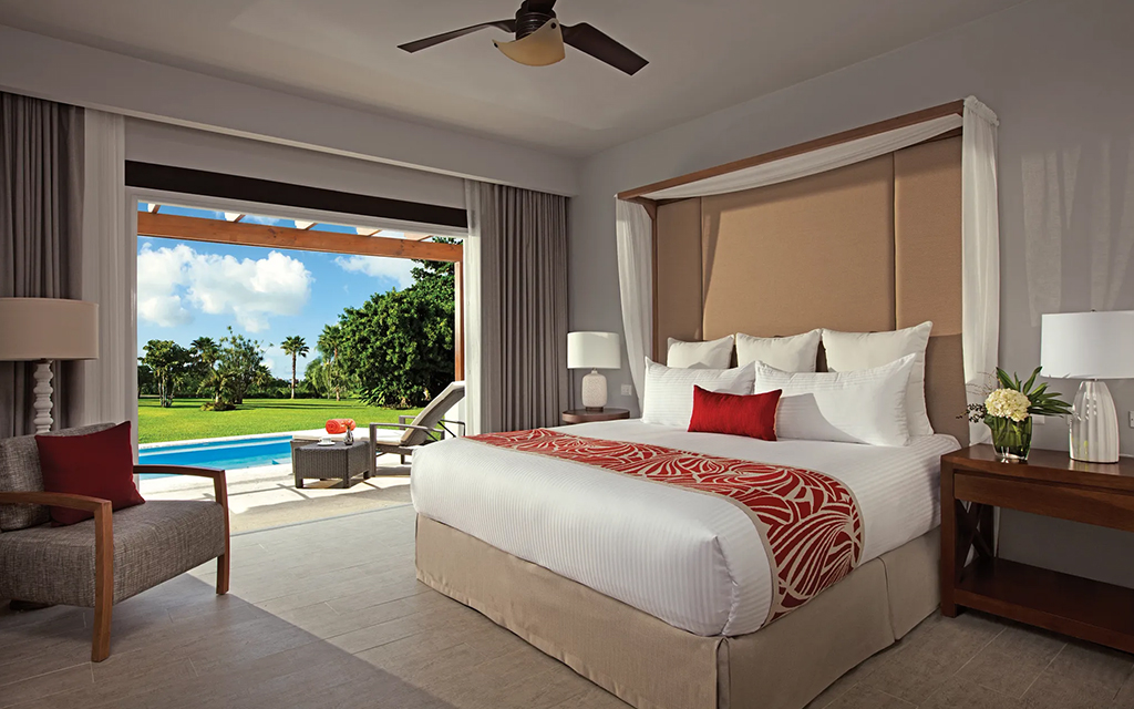 Preferred Club Suite Swim Up