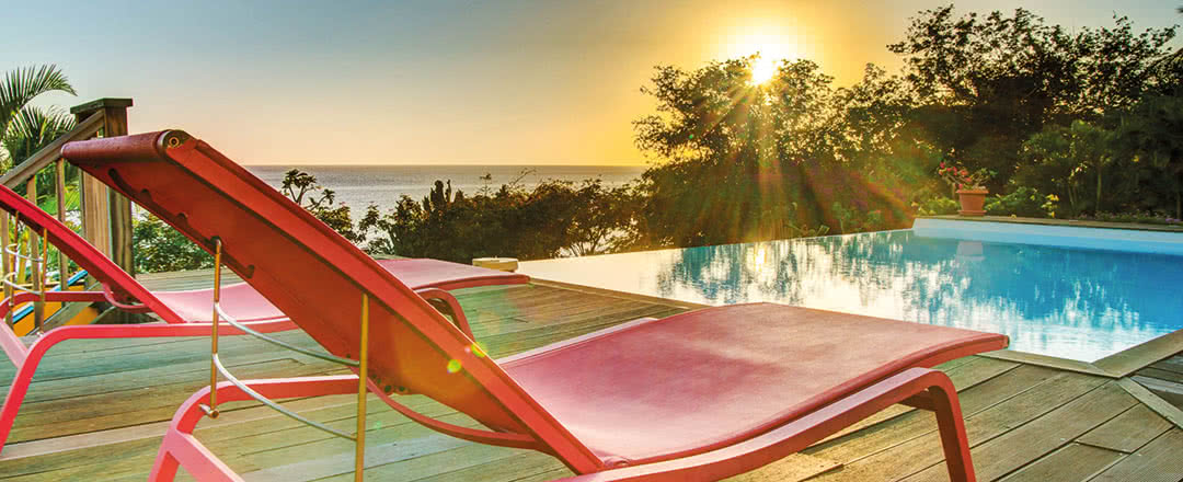 Partez en Guadeloupe. L'hôtel offre une piscine rafraîchissante.