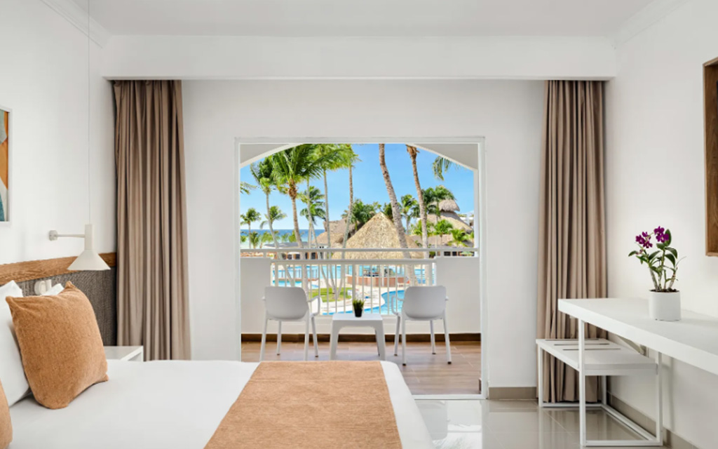 Deluxe Pool View