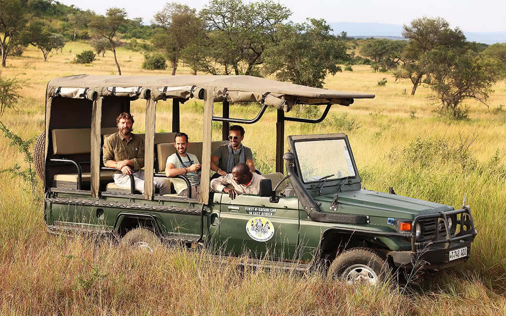 Safari Parcs du Nord 4 nuits 5 jours - Grand Safari Classique + Karafuu Beach Resort & Spa Zanzibar 10 nuits