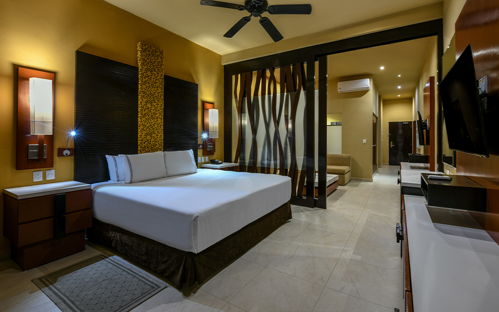 Oceanfront One-Bedroom Suite