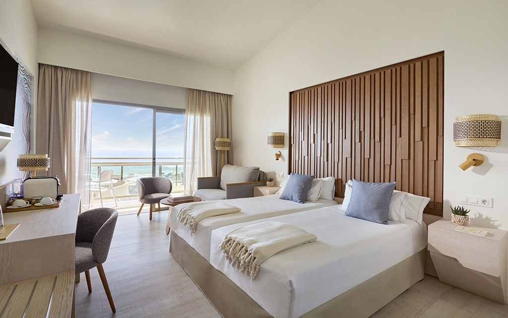 Double Side Sea View Sharing Pool