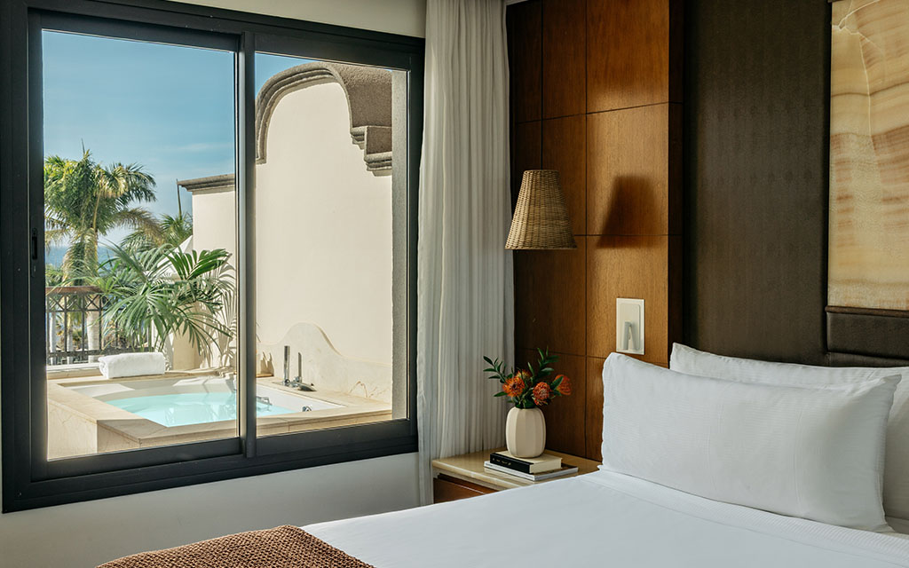 Junior Suite Partial Ocean View with Whirpool
