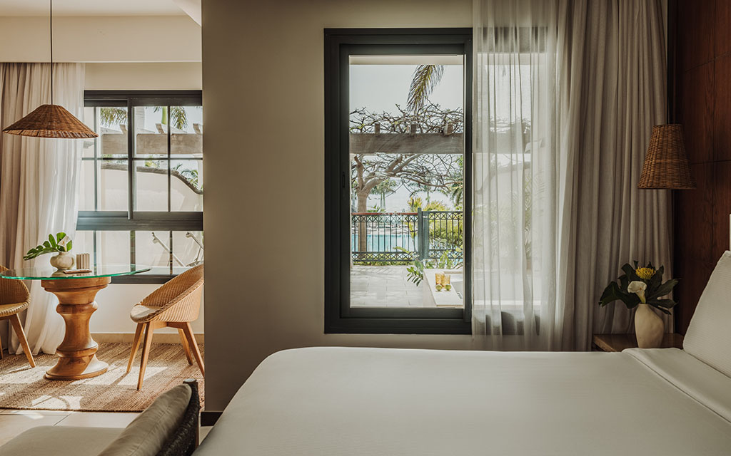 Junior Suite with Large Terrace & Whirpool