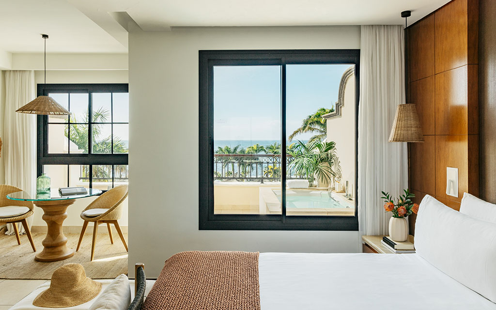 Junior Suite Ocean Front with Whirpool